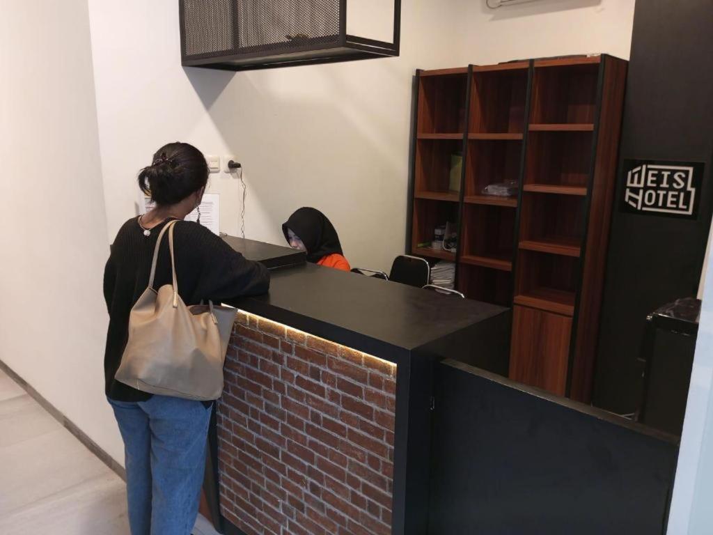 Weis Hotel Simpang Lima Semarang Kültér fotó